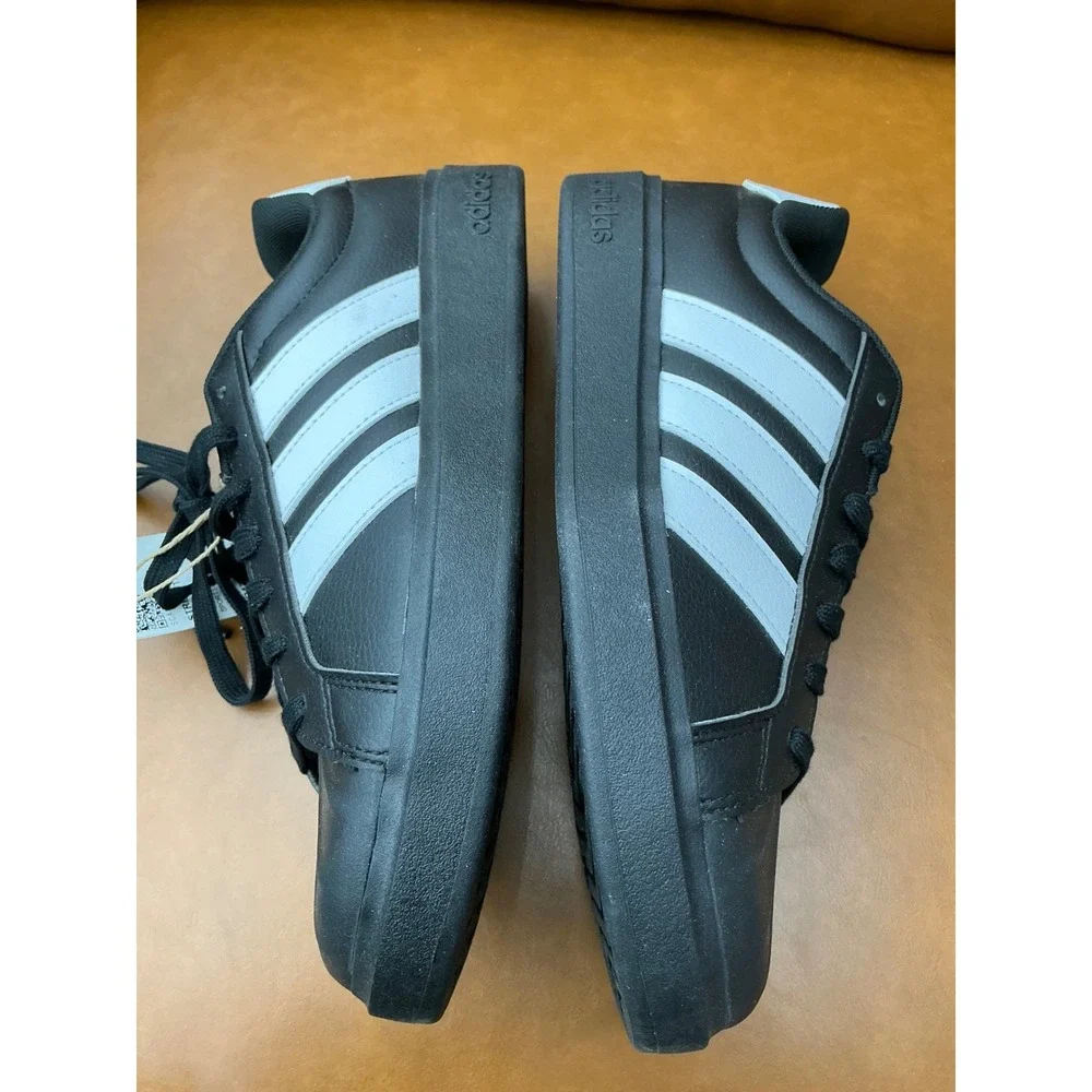 Adidas Streettalk Sneaker Womens 9 Black Excellent Low Top  Gold Logo - Picture 4 of 8